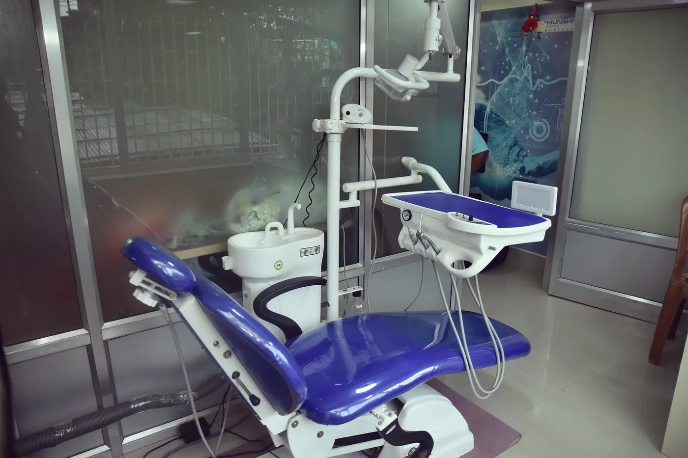 Modern dental chair and equipment at Chikitsaa clinic